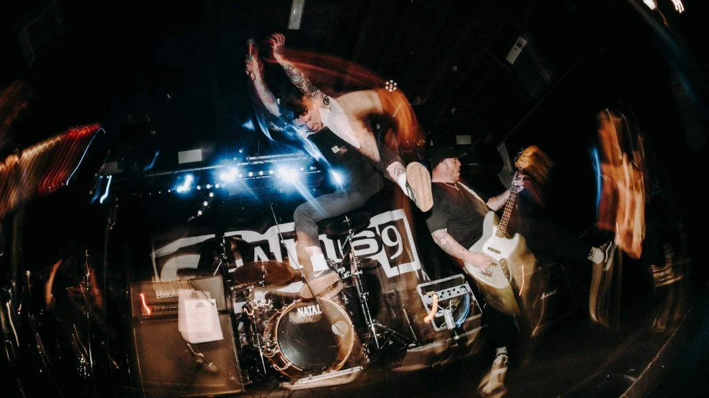 Last Hounds alt punk band by @glasslife